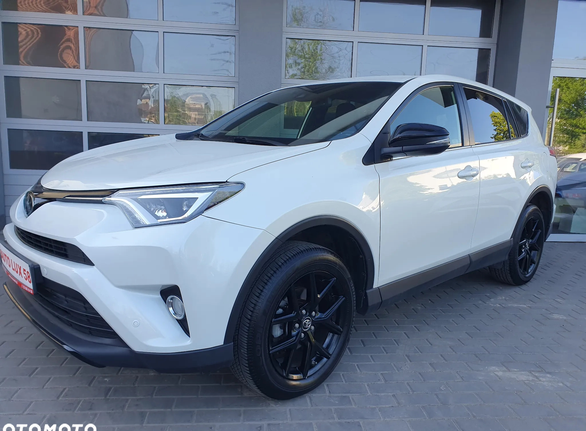 Toyota RAV4 cena 108900 przebieg: 88443, rok produkcji 2018 z Warszawa małe 631